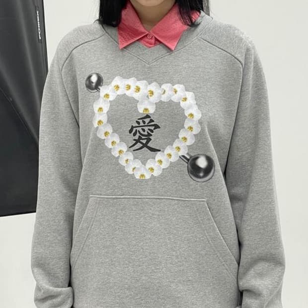 momentel Love Piercing Sweatshirts