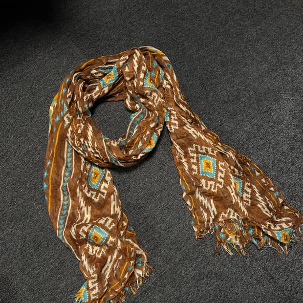 Vintage ethnic indian muffler