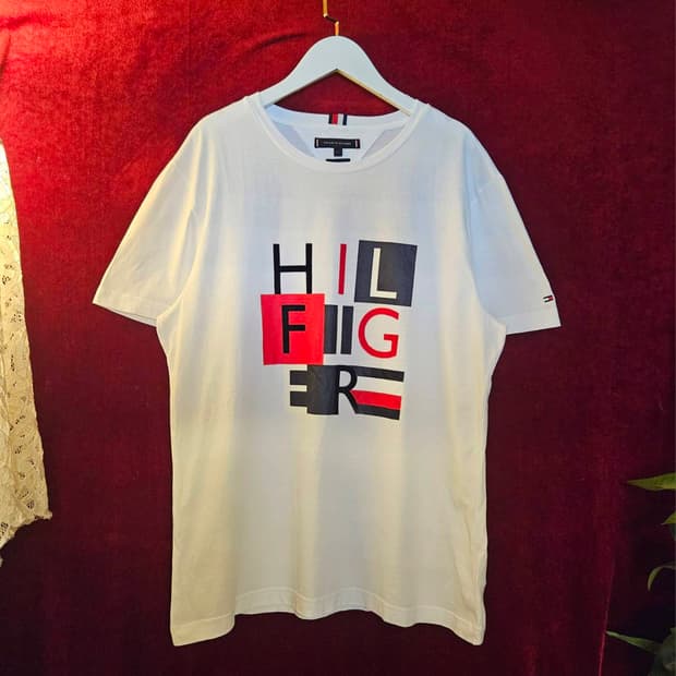 타미힐피거 빅 프린팅 라운드넥 반팔 티셔츠 L size