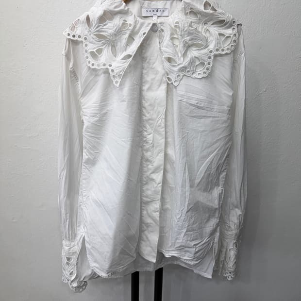 정품) 산드로 화이트 아일렛 블라우스 셔츠 1