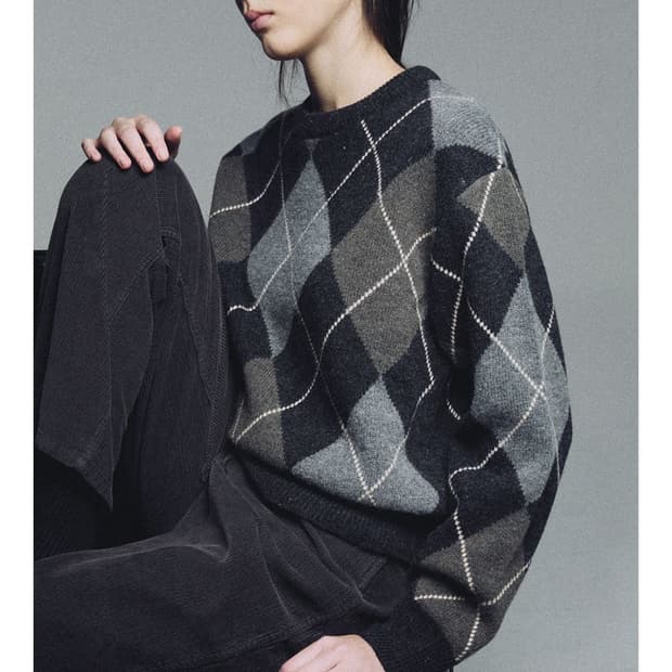 낫띵리튼 아가일니트