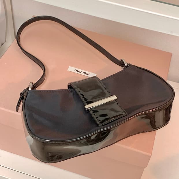 영국 빈지티백 asos 버클 페이던트 숄더백 가방 블랙 90s y2k
