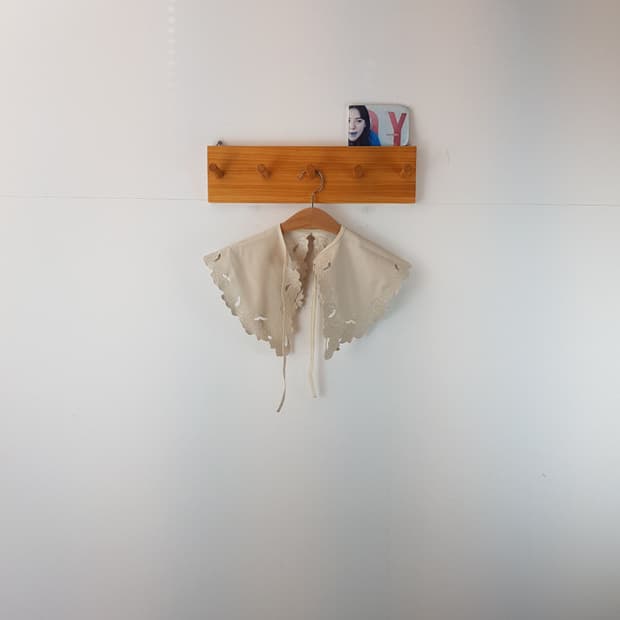 페이크 레더 컷 워크 카라