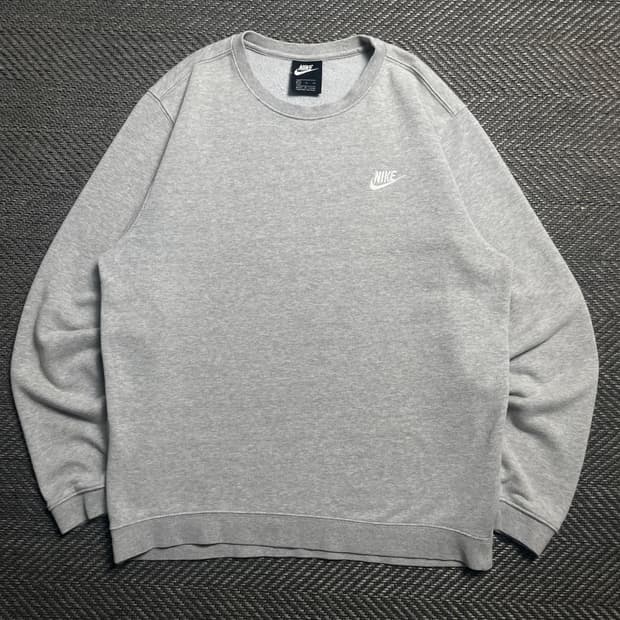 나이키 NSW 자수 로고 크루넥 긴팔 티셔츠o 6318
