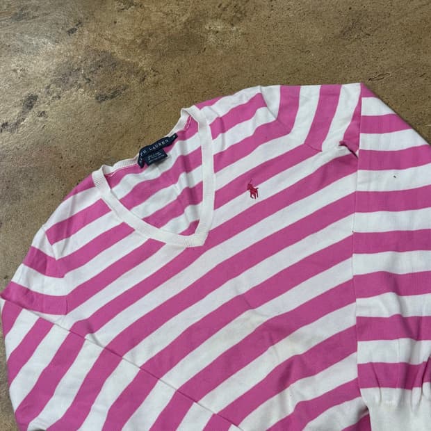 폴로 랄프로렌 핑크 화이트 스트라이프 단가라 브이넥 니트