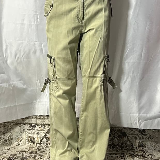 A6UC y2k beige cargo side strap pants