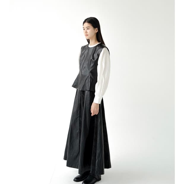 유노이아 레더 스커트 셋업