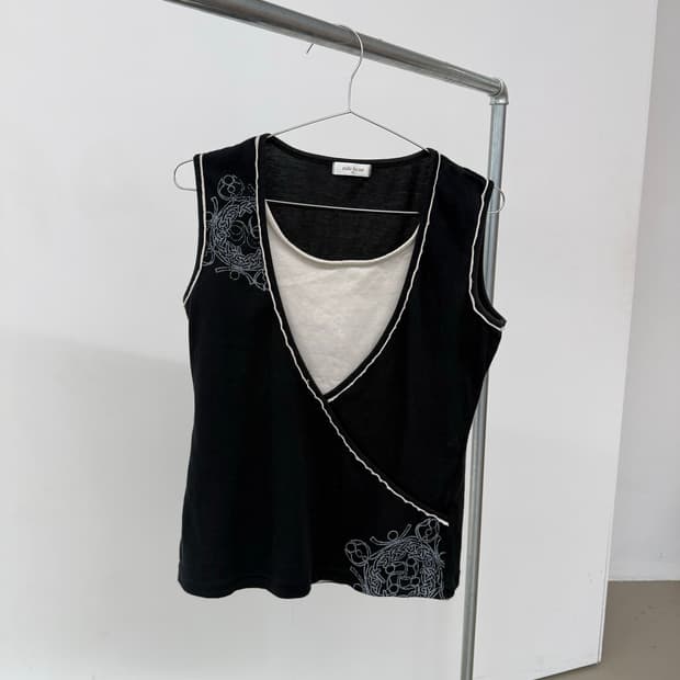 랩 디테일 슬리브리스 Wrap Detail Sleeveless