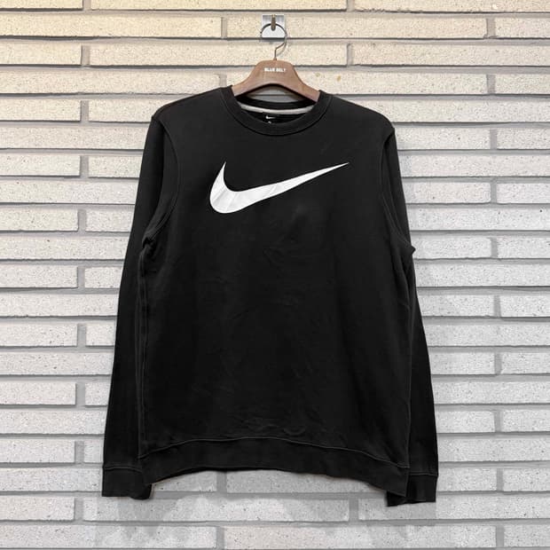 나이키 프론트 빅로고 기모 맨투맨 블랙 컬러