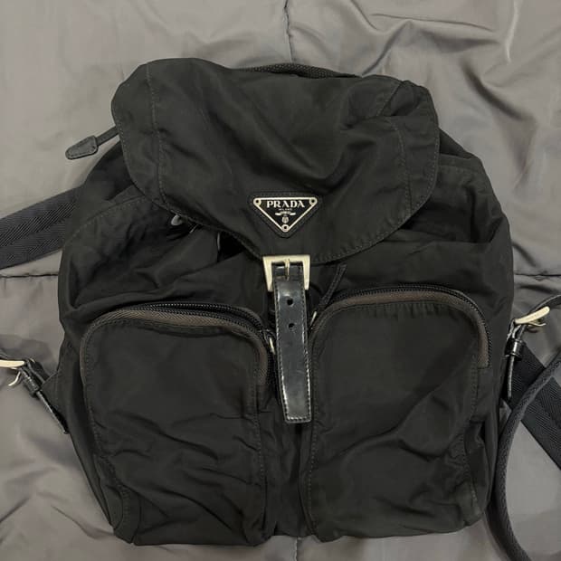 프라다 나일론 백팩 블랙