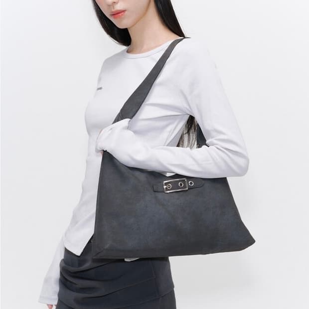 미세키서울 벨티드 플랫 숄더백 Belted flat shoulder