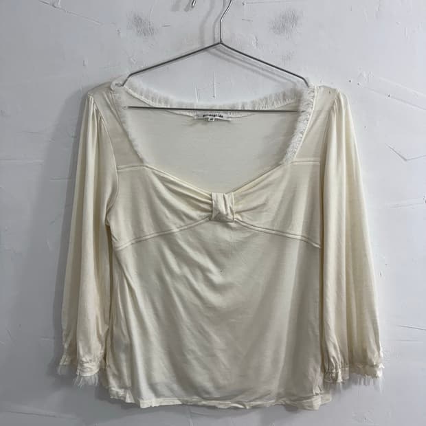 ribbon detail top