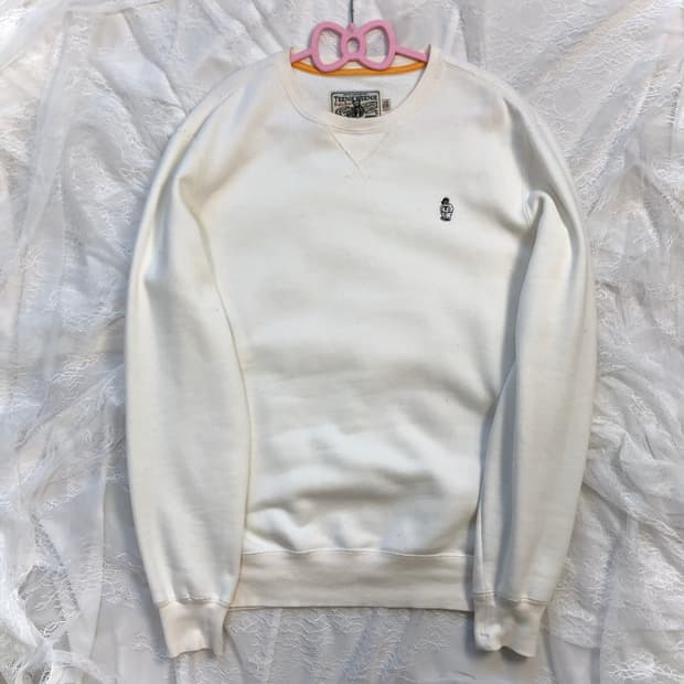 티니위니 생화이트 맨투맨