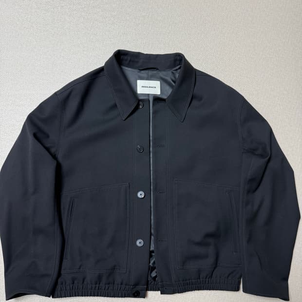 [L]인사일런스 포인티드 칼라 울 자켓