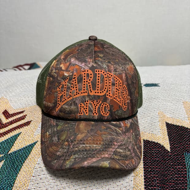 Hardies NYC 카모 트러커 캡