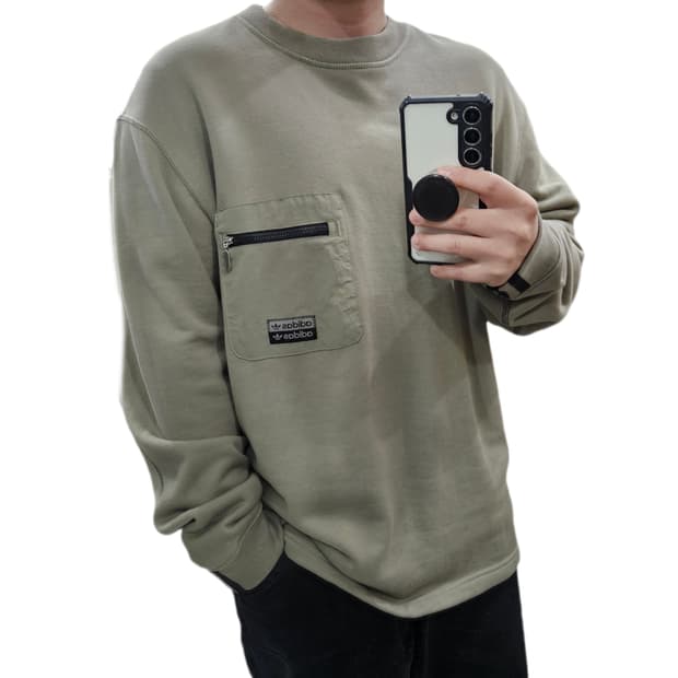 아디다스 오버핏 포켓 맨투맨 카키 L