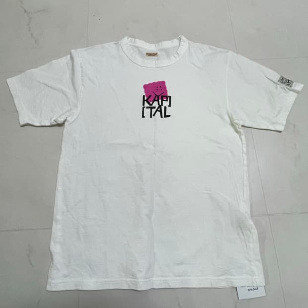 캐피탈 그래픽 반팔티셔츠