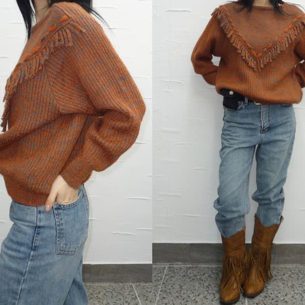 V fringe detail knit