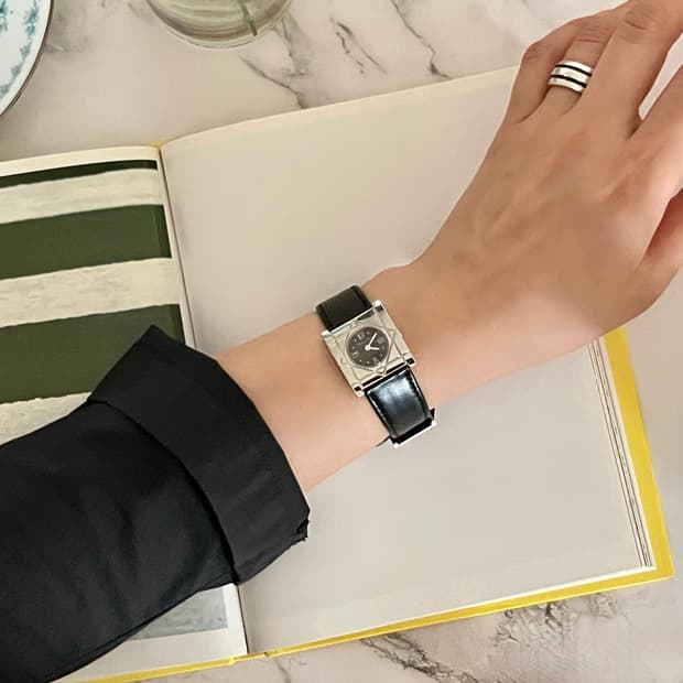 Dior 까나쥬 패턴 스퀘어 디올 시계