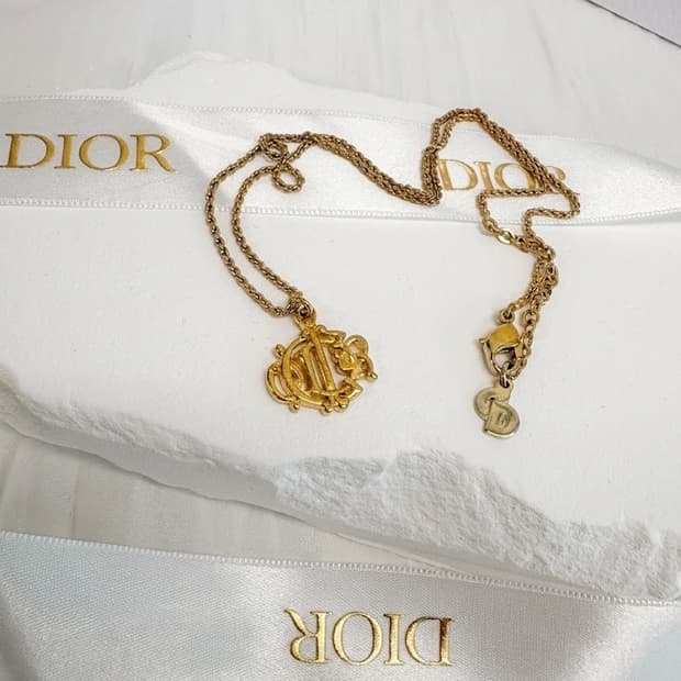 👑[초희귀템] 디올 빈티지 엠블럼 로고 골드 목걸이 ✨