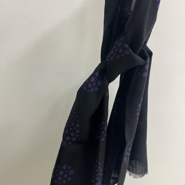 니들스 스카프 블랙