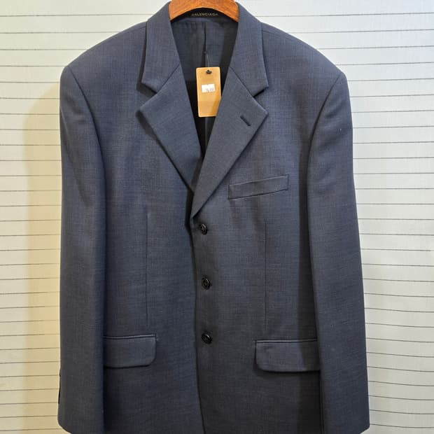 발렌시아가 클래식 정장