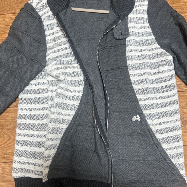 허그유어스킨 니트집업