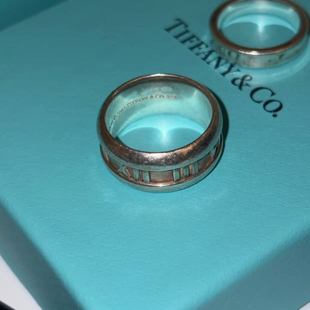 티파니앤코 1837 링 로마 숫자 반지 아틀라스
