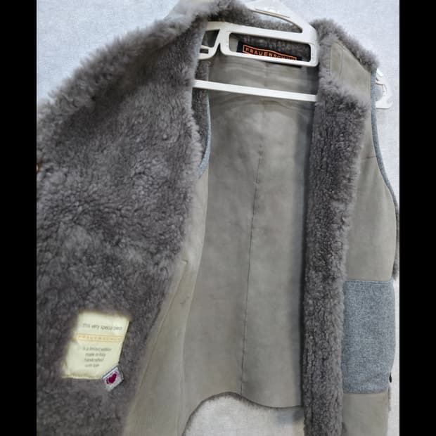 하이엔드 리미티드 무스탕 조끼  Frauenschuh(프라우엔슈)