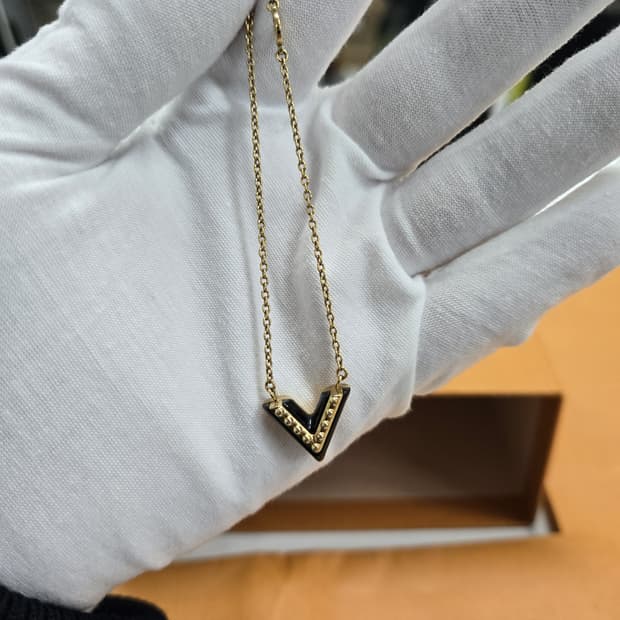 [A급컨디션]루이비통 에센셜 목걸이