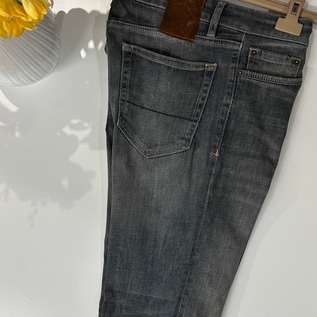 톰포드 그레이 데님 팬츠 슬림핏 31