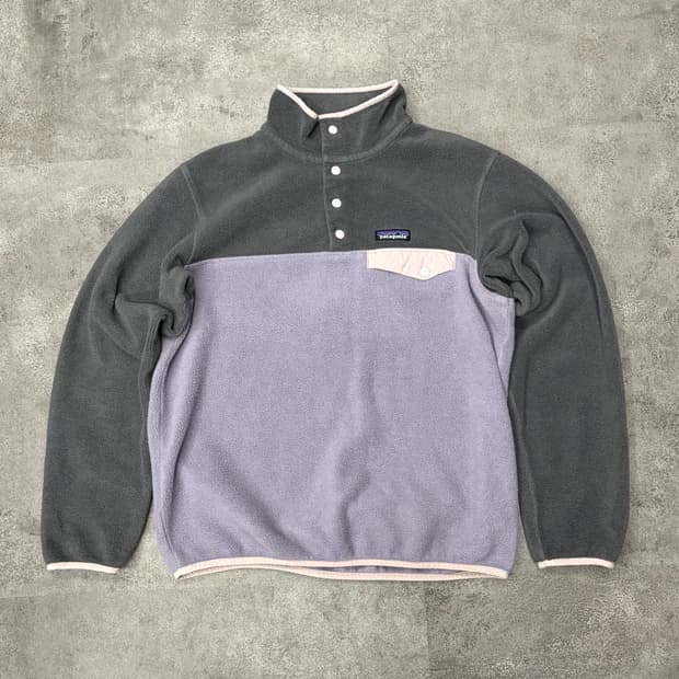 10s 파타고니아 신칠라 플리스 풀오버 회색/보라 투톤.