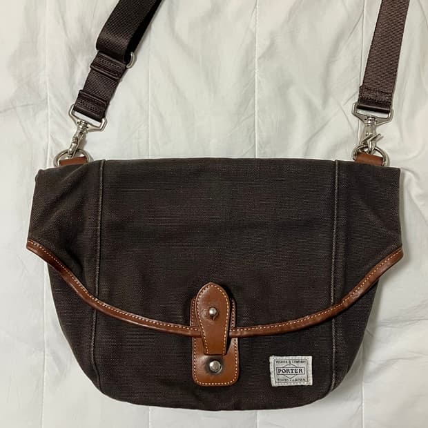 요시다포터 X 메디콤토이 콜라보 크로스백