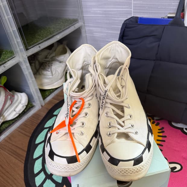 오프화이트 컨버스 척70 하이 흰색