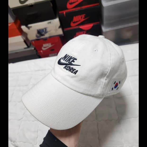 나이키 코리아 캡 화이트 팝니다.