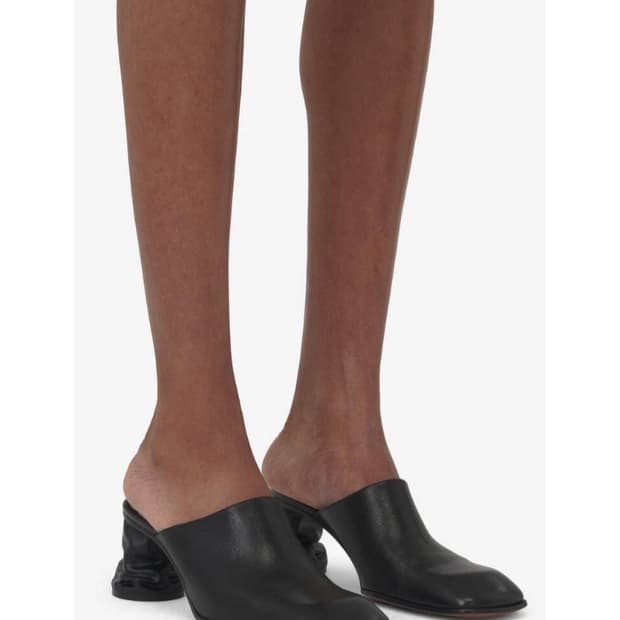 새상품)알렉산더 맥퀸 블랙 크러쉬 뮬 38