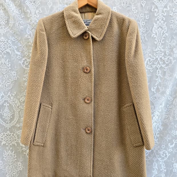 버버리 울 하프코트