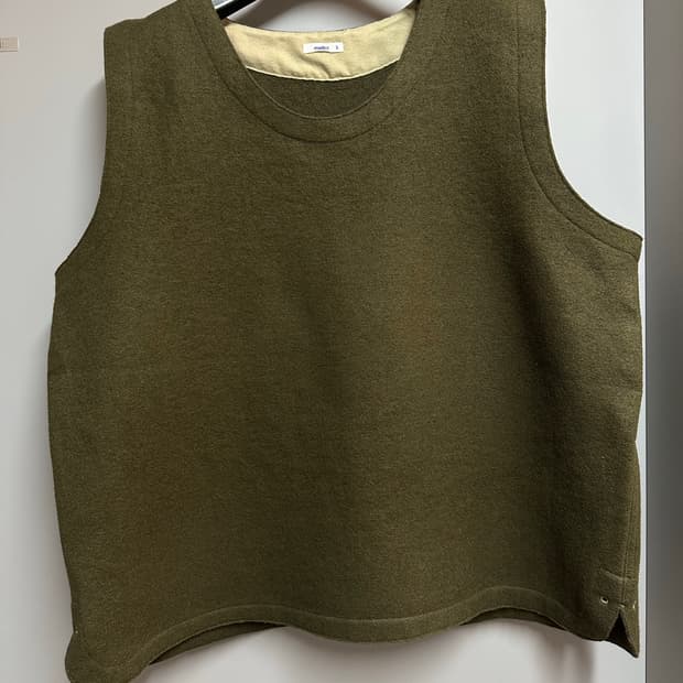 마일럿 maillot 멜튼 울 u넥 베스트