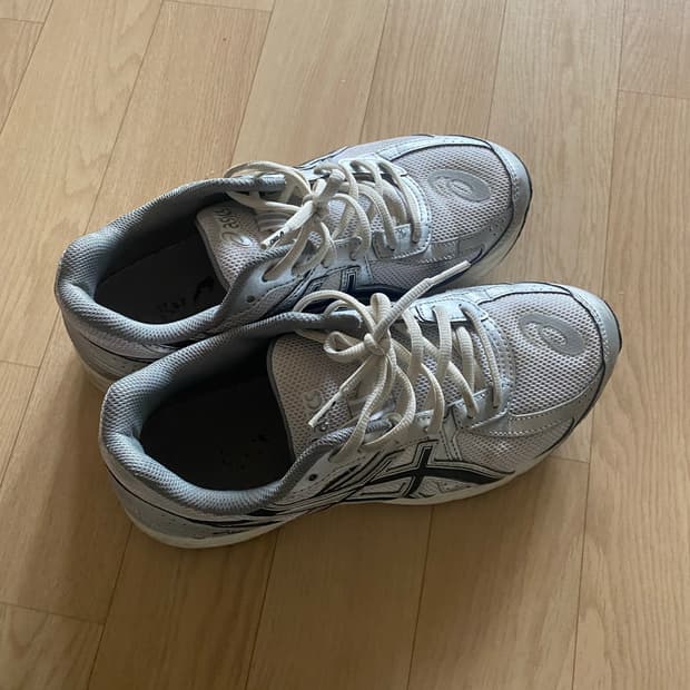 아식스 조그 100 S 화이트 블랙 255 - 2E 와이드 운동화