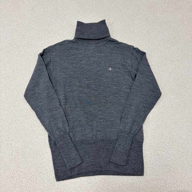 비비안웨스트우드 그레이 울 터틀넥 니트