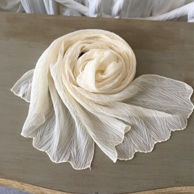 pleats scarf