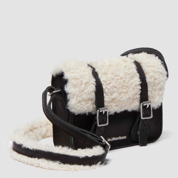 닥터마틴 사첼백 블랙(새상품)