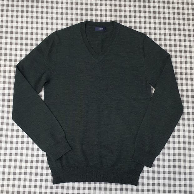 앤드지 얇은 브이넥 니트 남자95