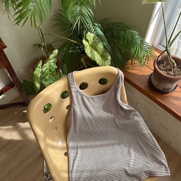 리치무드 요피 홀터넥 스트라이프 나시 모카