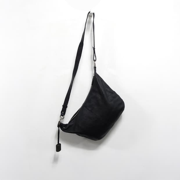 FURLA  훌라 아티잔 스타일 제뉴인레더 메탈 벨트 레더 크로스백