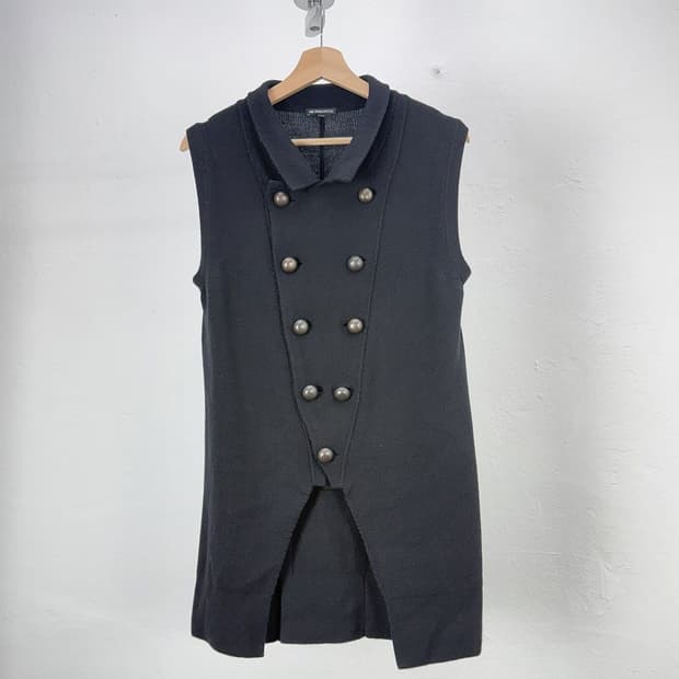 앤 드뮐미스터 블랙 브레스티드 하이넥 버튼 베스트