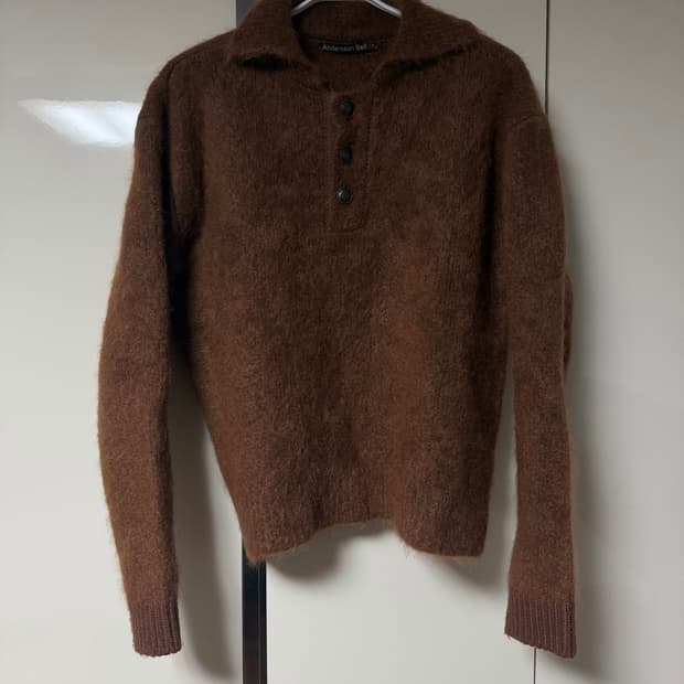 앤더슨벨 모헤어 폴로 니트