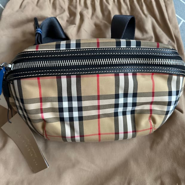 [OS] 버버리 미디움 빈티지 체크 본디드 범백 캔버스 블루