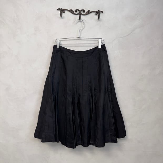Black silk 100 satin pleats midi skirt