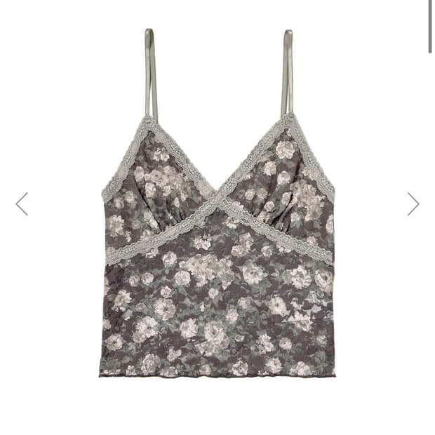 투머치택스 FLORAL LACE CAMI TOP 슬리브리스